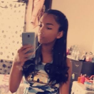 Meet your Posher, Marissa